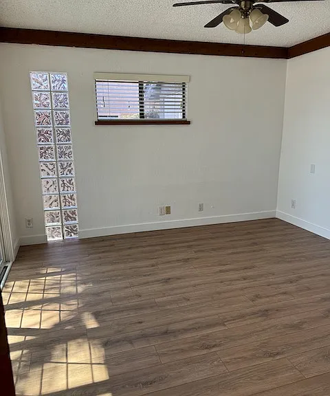 406 N Clementine St — Photo 10