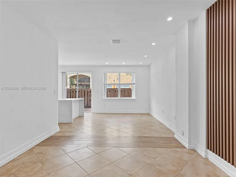 5502 NW 112th Ct #5502 — Photo 11