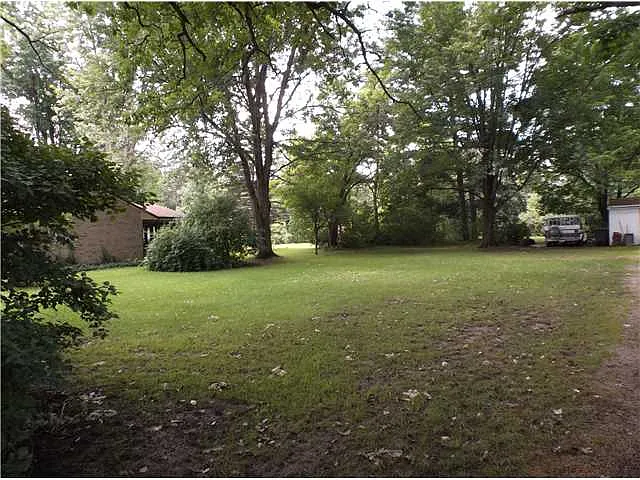 836 Walnut St photo 1