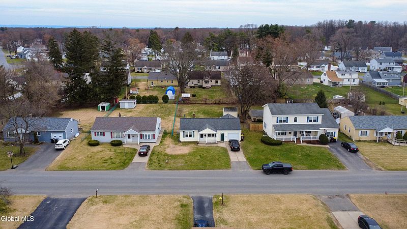 3rd image of 1017 Theodore Road