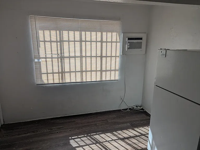 714 S 3rd St #6 — Photo 5