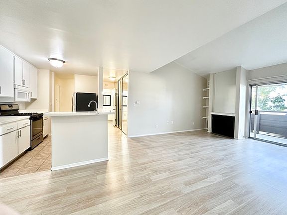 4th image of 1621 Hotel Cir S Unit E308