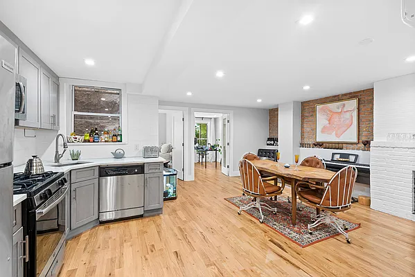 Rented by Compass | media 9