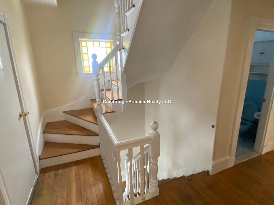 2nd image of 47A Waterhouse St #1