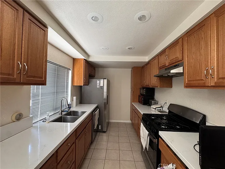 1792 N Ann St — Photo 2