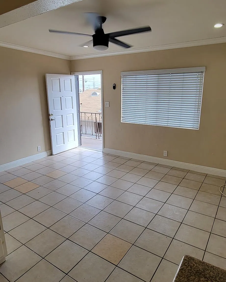 2 bed, 624 sqft, $1,800 — Photo 2
