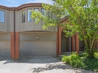 3305 Old Glenview Rd #B, Wilmette, IL 60091