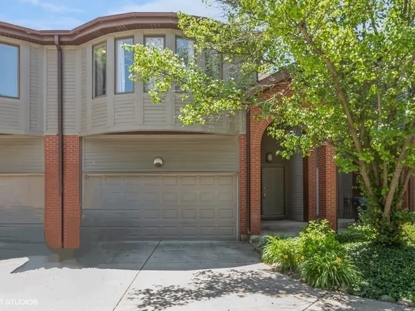 3305 Old Glenview Rd #B, Wilmette, IL 60091