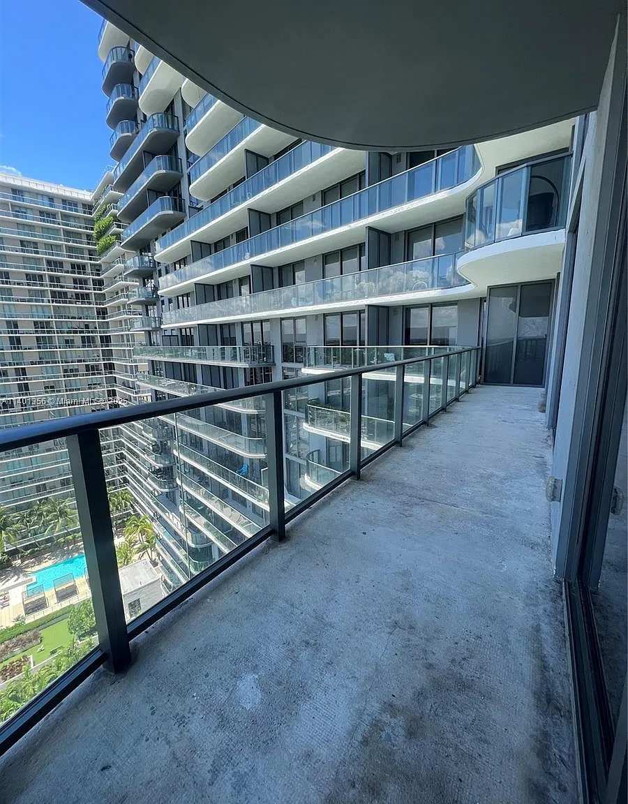 3401 Midtown Condo — Photo 3