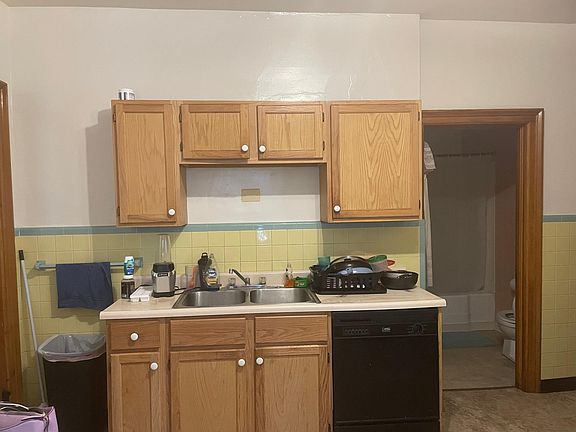 2nd image of 33 Clarke St