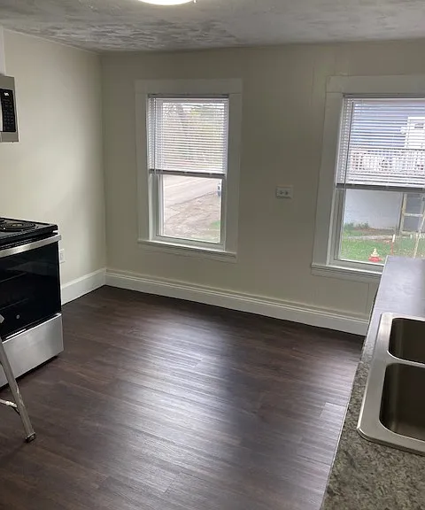 470 Church St #4 — Photo 5