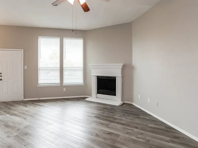 2945 Stockton St — Photo 4