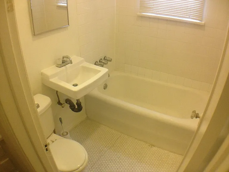 Alexandria Apartments LLC — Photo 26