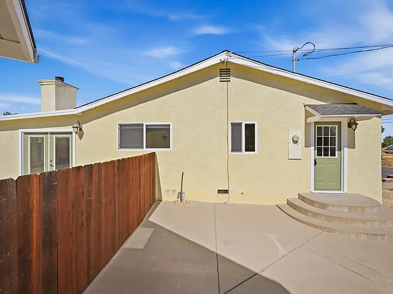1677 Sandos St — Photo 5