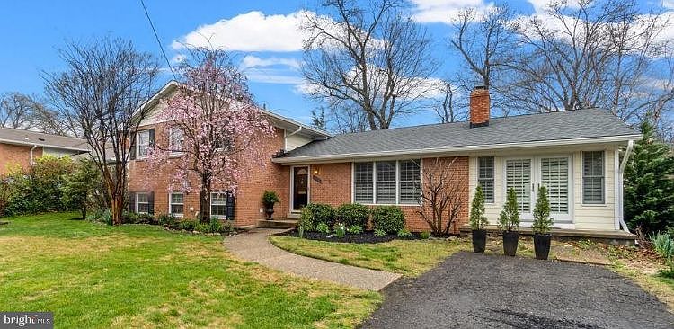 1st image of 1309 Dogwood Dr