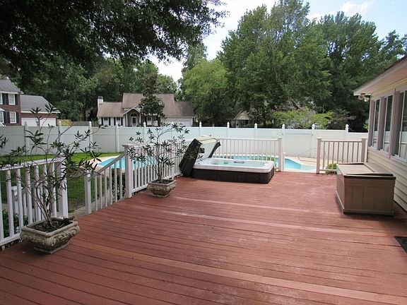 302 Mendenhall 055