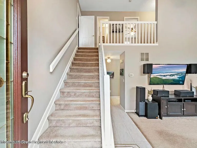 502 Cobain Rd — Photo 3