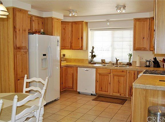 5th image of 2020 N Ardenwood Ave