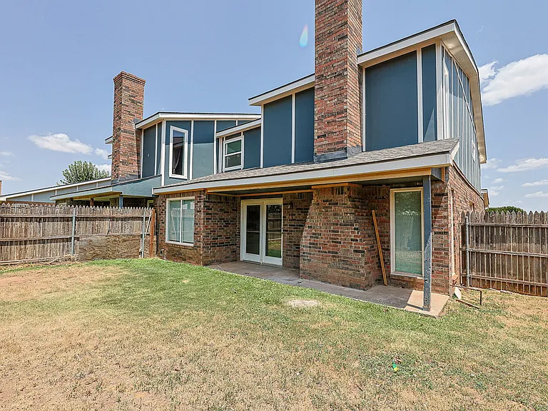 8308 Albany Ave — Photo 3
