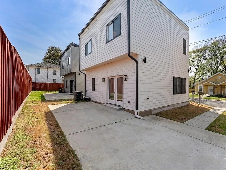 203 Nelson St — Photo 27