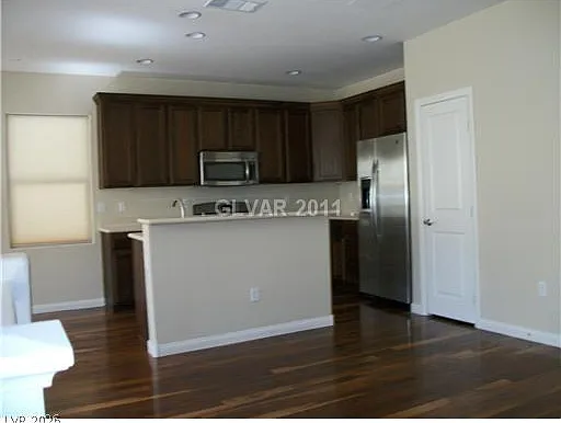 9295 Lapeer St — Photo 2