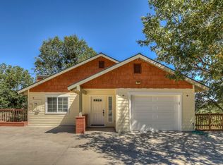 449 Darfo Dr, Crestline, CA 92325