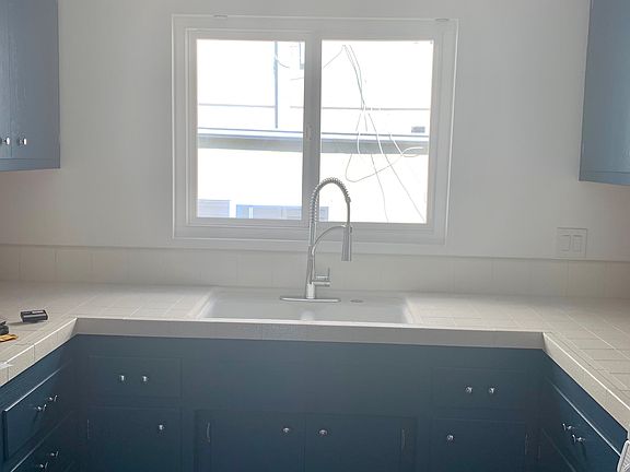 5th image of 1444 Loma Dr APT 2