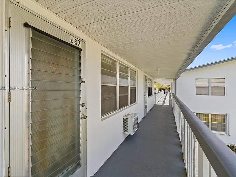 237 Camden E #237-J — Photo 7