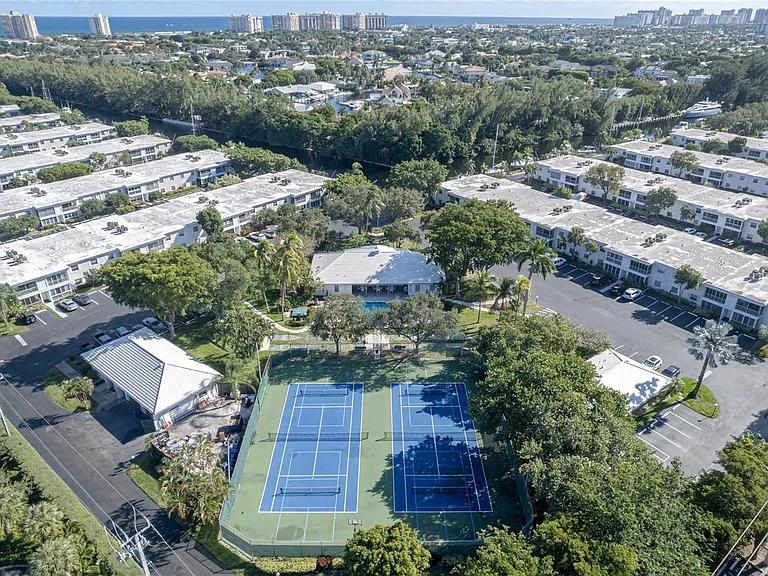 6253 Bay Club Dr #1 — Photo 52