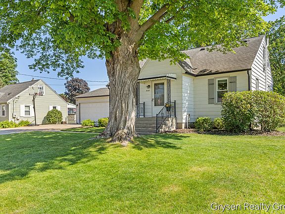 3rd image of 4110 38th St SW