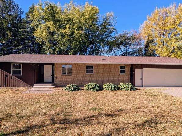 1014 10th St N, Mount Lake, MN 56159