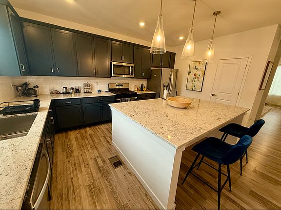 4th image of 16763 Tejon Ln