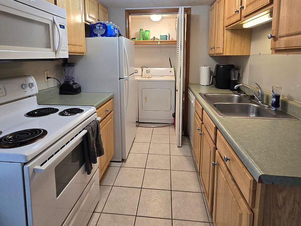 Kitchen view from dinign area
