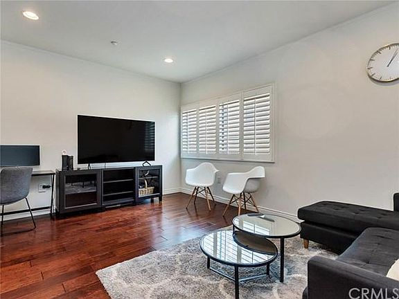 3rd image of 2864 Sunset Pl APT 405