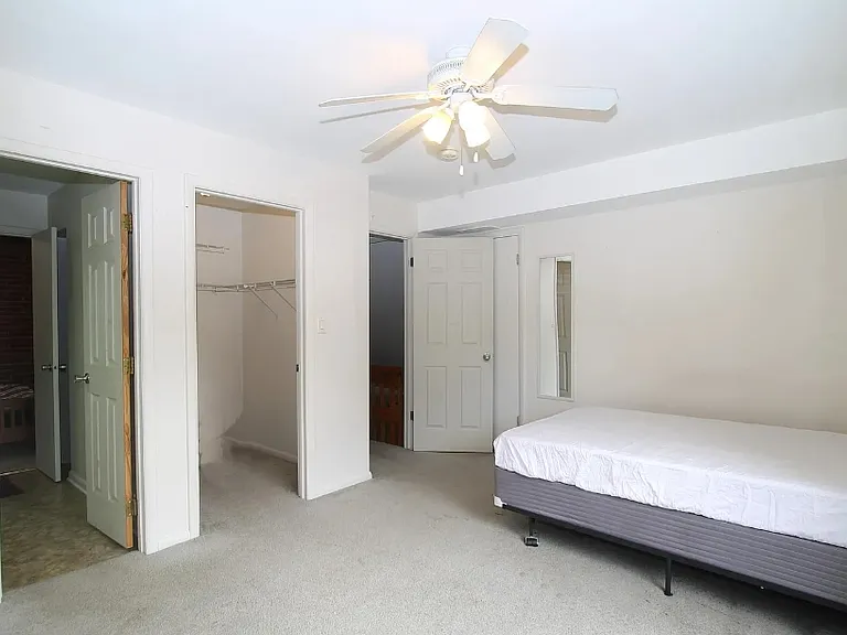 810 Stratford Dr #10 — Photo 1