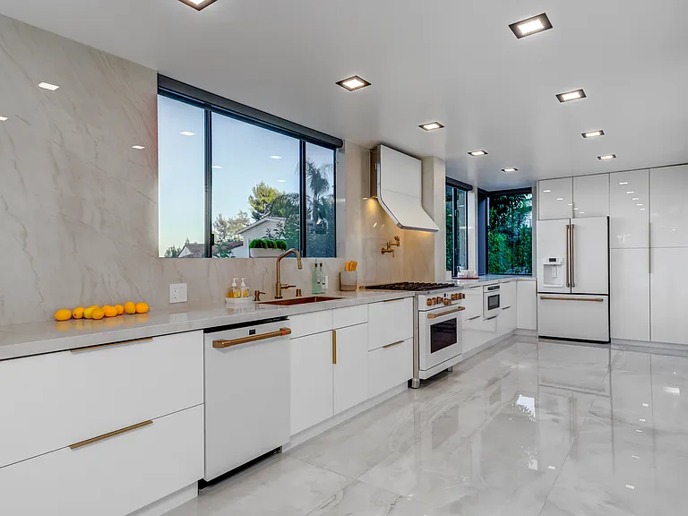 15125 Rayneta Dr — Photo 21