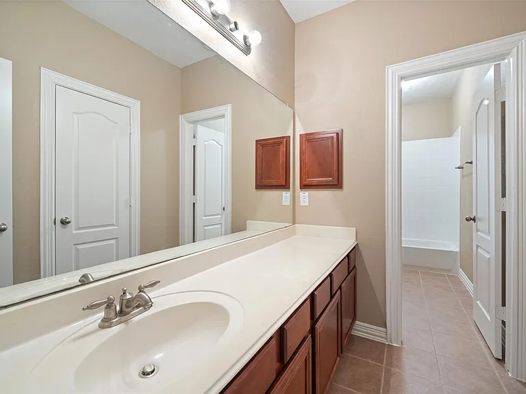 23010 Prairie Lake Ct — Photo 25