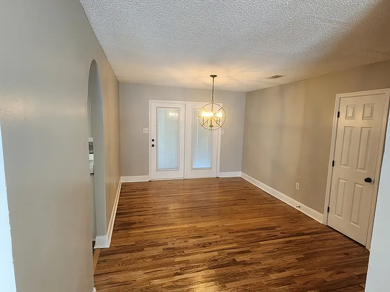 109 Williams St — Photo 3