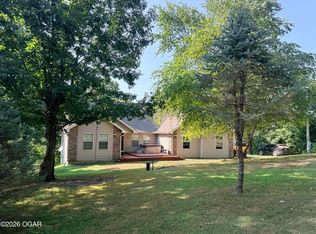 17675 Hazelcrest Ln, Neosho, MO 64850
