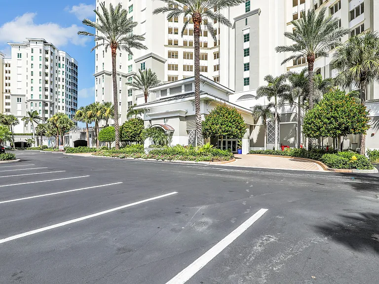325 Dunes Blvd #403 — Photo 3
