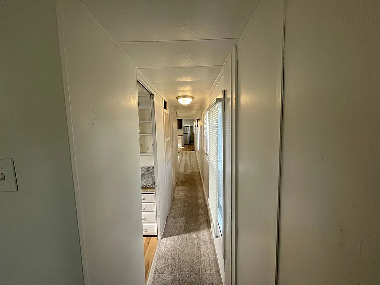 503 E Main St — Photo 28