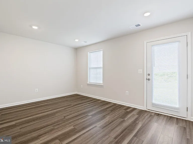 105 Milburn Dr — Photo 10