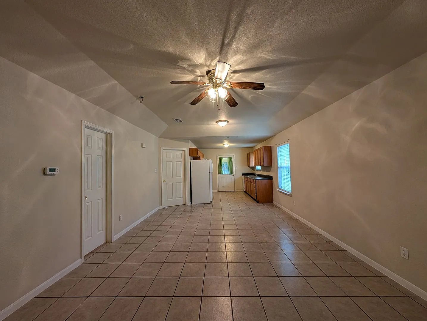 Great Location with Easy Access to HWY 46 & IH 35 / Fridge Included / Covered Back Patio / CISD — Photo 2