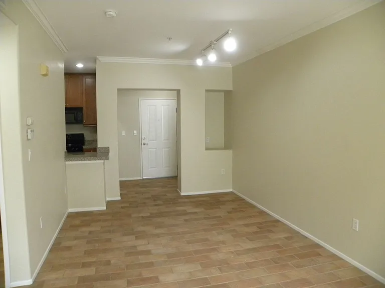 3412 Watermarke Pl — Photo 8