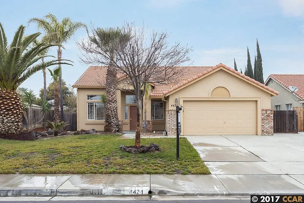 4424 Cove Ln photo 1