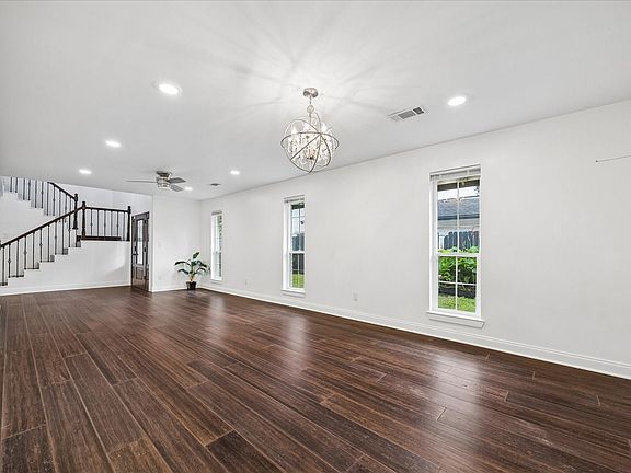 5th image of 10602 Riverview Dr