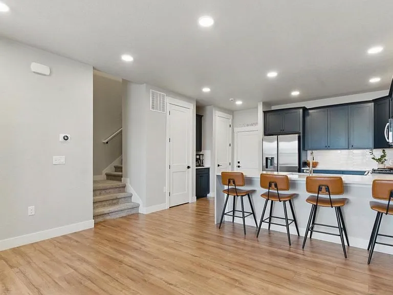 5076 Coolidge Ave — Photo 15