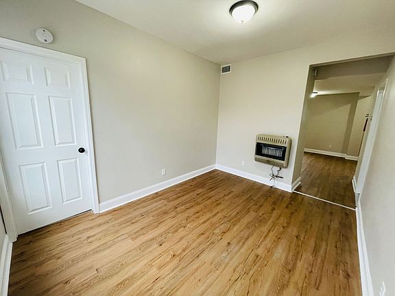 2nd image of 67 Oak St #2B-1BA-720SQFT
