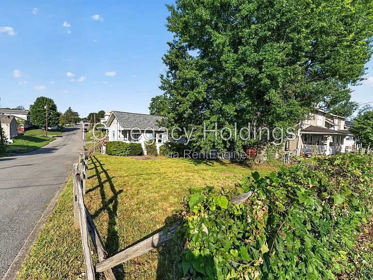 200 Reeves Ave — Photo 10