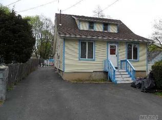 21 3rd Ave, Huntingtn Sta, NY 11746